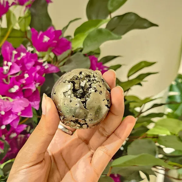 Soulwise_Natural_Peru_Pyrite_Crystal_Sphere_Imported_Golden_Energy_Stone_For_Motivation_Focus_Home_Decor