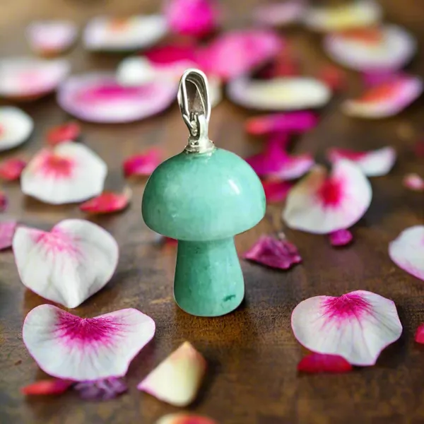 Green_Aventurine_Mushroom_Pendant_Natural_Crystal_Necklace_For_Luck_Healing_Prosperity_Positive_Energy_Heart_Chakra_Stone