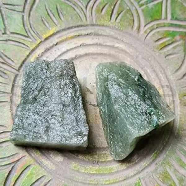 Raw_Green_Aventurine_Crystal_Set_Of_2_Natural_Healing_Stones_For_Luck_Prosperity_Heart_Chakra_Energy