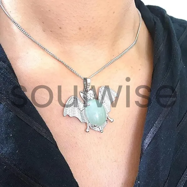 Green_Aventurine_Bat_Symbol_Pendant_Natural_Crystal_Necklace_For_Luck_Protection_Heart_Chakra_Healing_Unisex_Spiritual_Jewelry
