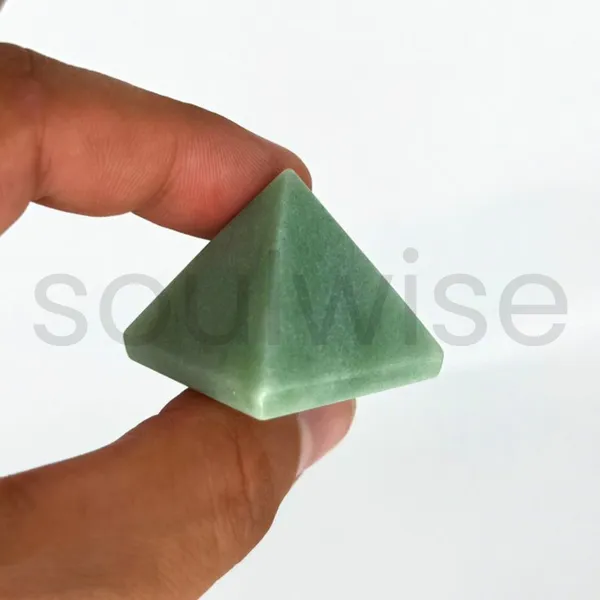 Soulwise_Natural_Green_Aventurine_Crystal_Pyramid_For_Reiki_Vastu_Meditation_Home_D_Cor_Positive_Energy_Healing_Stone