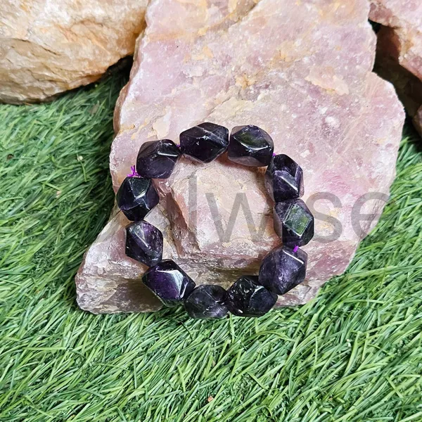 Amethyst_Cut_Stone_Tumble_Bracelet_For_Good_Relationship_Happiness_Peace_Business_Success