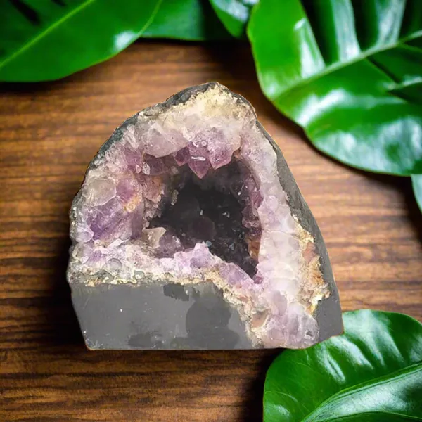 Soulwise_Natural_Amethyst_Self_Standing_Geode_5_5_2_4_Kg_Raw_Crystal_Cluster_For_Healing_Meditation_Home_Decor