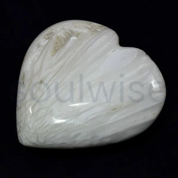 Scolecite_Heart_Stone_Polished_Natural_Crystal_For_Calm_Meditation_Mindfulness_Spiritual_Home_D_Cor_Gift
