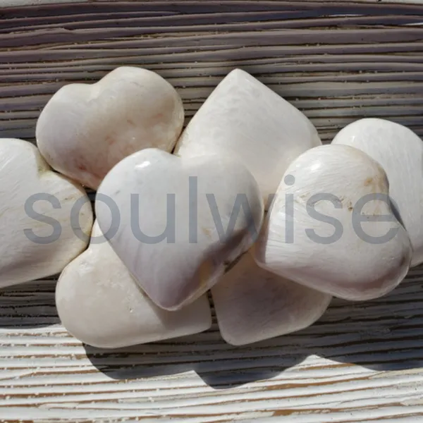 Scolecite_Heart_Stone_Polished_Natural_Crystal_For_Calm_Meditation_Mindfulness_Spiritual_Home_D_Cor_Gift