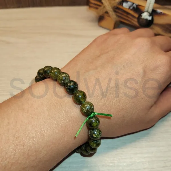 A_Quality_Natural_Peridot_Gemstone_Bracelet_Positivity_Prosperity_And_Emotional_Balance_Premium_Green_Crystal_Beads