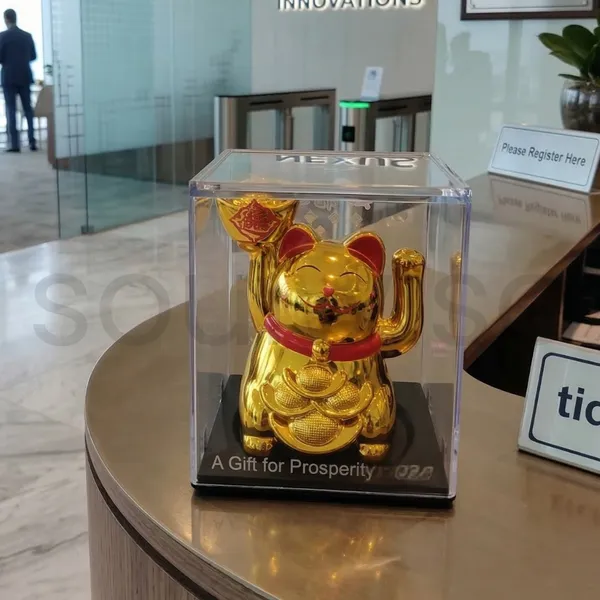 Golden_Feng_Shui_Lucky_Cat_Maneki_Neko