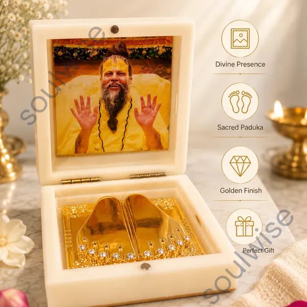 Shree_Premanand_Ji_Maharaj_Golden_Paduka_With_Photo_Frame_Box_Premium_Spiritual_Showpiece_For_Home_Temple_Office_Pooja_Room_3X3_Inch