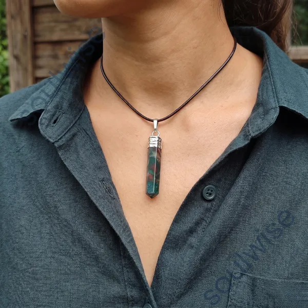 Bloodstone_Pencil_Pendant_Natural_Healing_Crystal_Necklace_For_Strength_Courage_Grounding_Positive_Energy