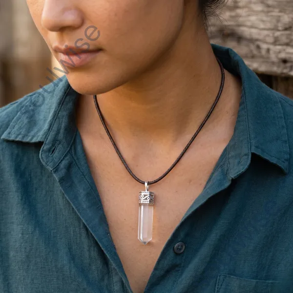 Clear_Quartz_Pencil_Pendant_Natural_Sphatik_Crystal_Necklace_For_Clarity_Positive_Energy_Reiki_Chakra_Balancing