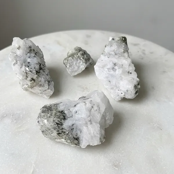 Moonstone_Raw_Natural_Crystal_Unpolished_Healing_Stone_For_Intuition_Emotional_Balance_Divine_Feminine_Energy_50G_150G_300G