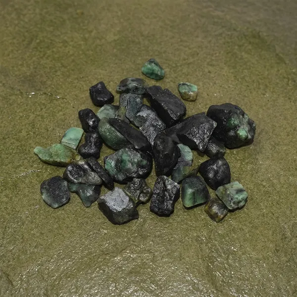 Emerald_Raw_Natural_Stone_Unpolished_Precious_Crystal_For_Love_Abundance_Wisdom_Heart_Chakra_Healing_Stone_50G_150G_300G