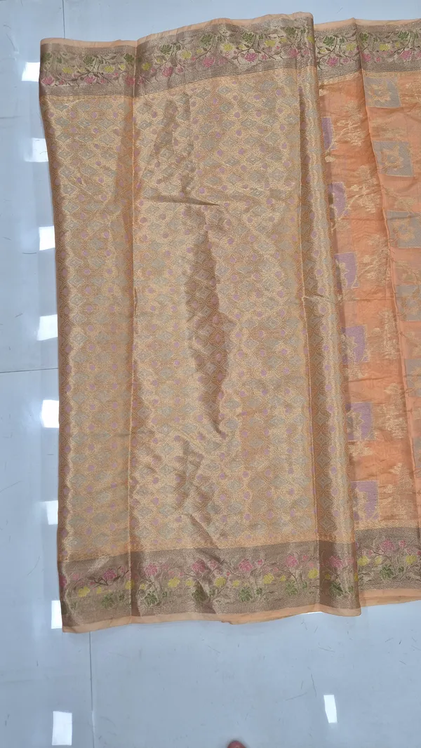 Light_Peach_Cotton_Weave_Saree_For_Women