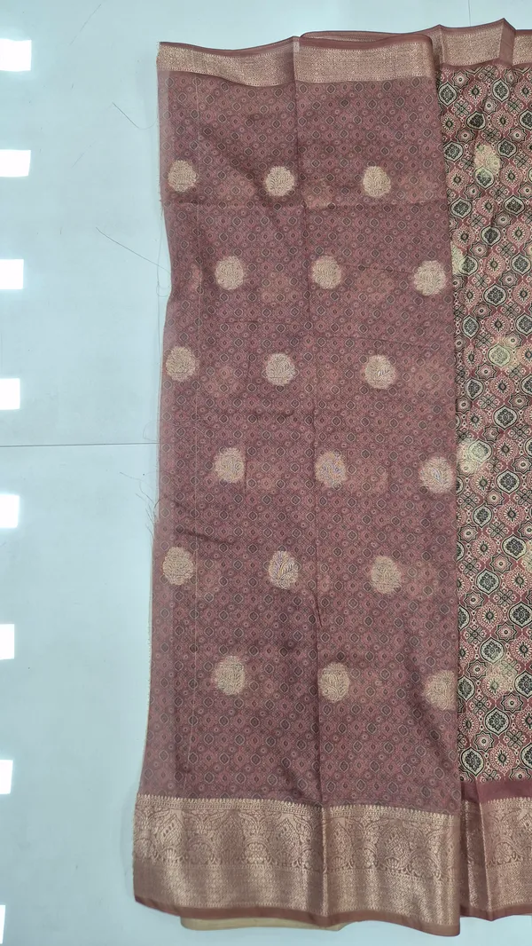 Muted_Plum_Cotton_Weave_Saree_For_Women