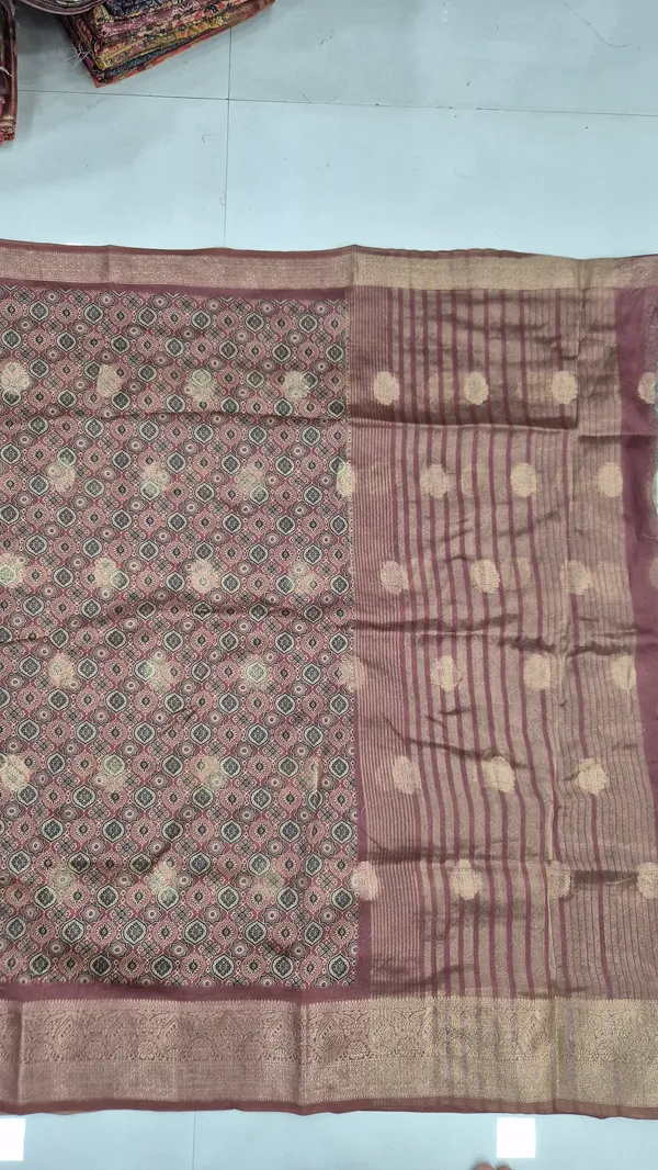 Muted_Plum_Cotton_Weave_Saree_For_Women