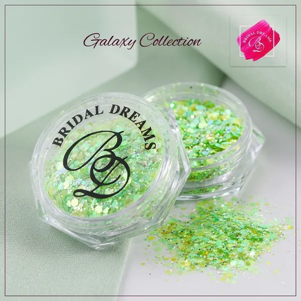 Green_&_Yellow_Synthetic_Cosmetic_Glitter_For_Women