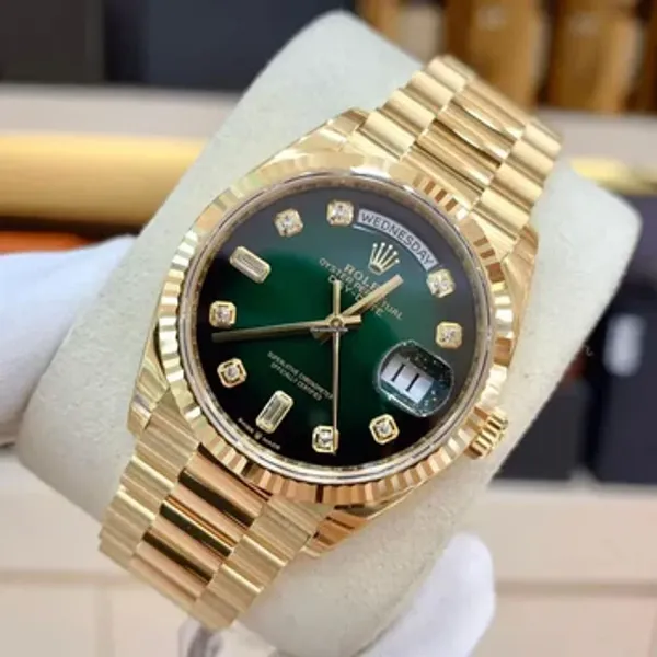 Role_x_Day_Date_Gold/Green_S-Diamond_Watch