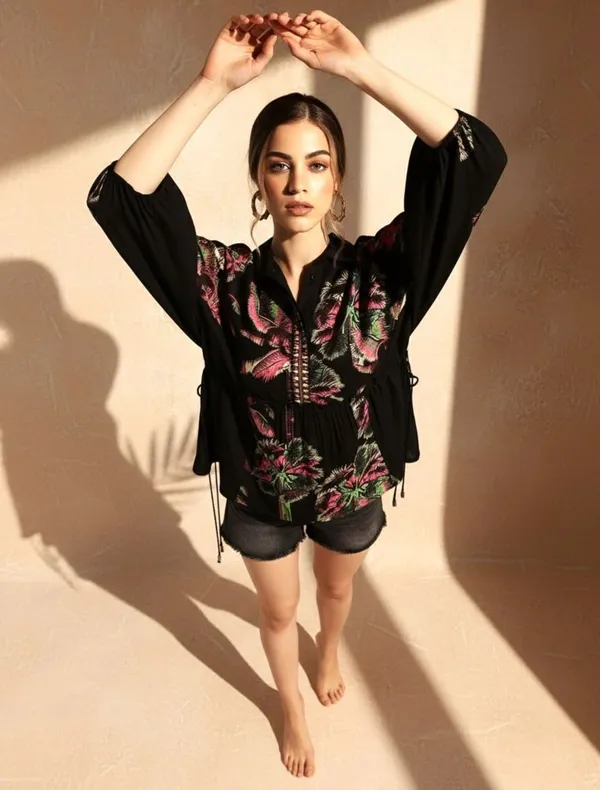 Black_black_embroidery_woman_top