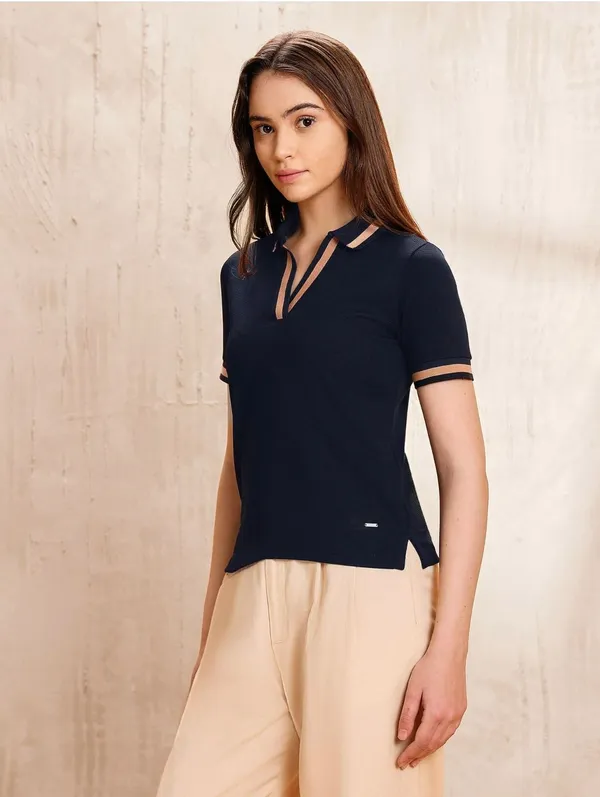 Black_polo_women’s_T_shirt