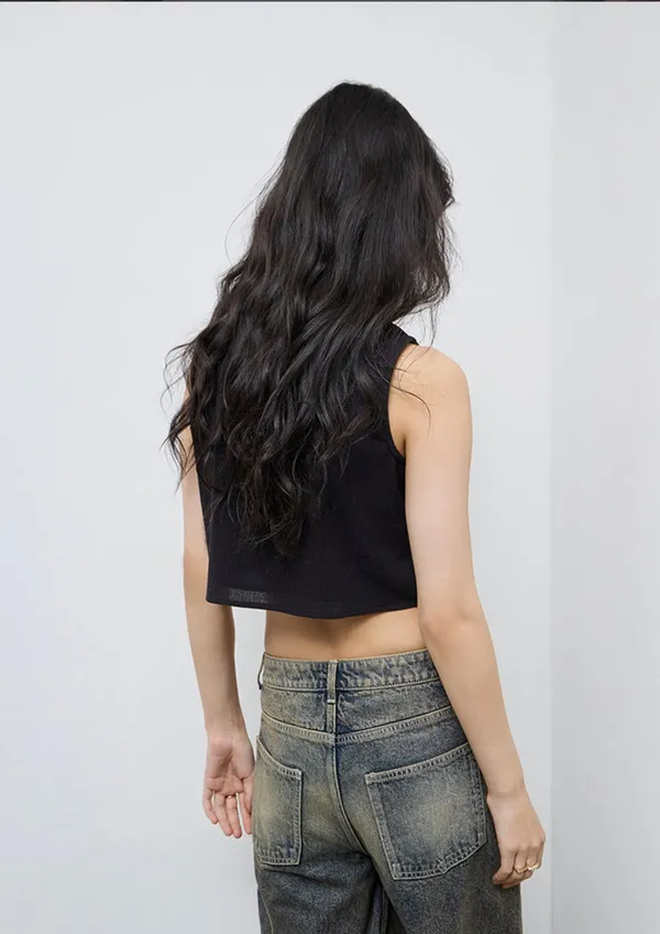 Black_women's_top