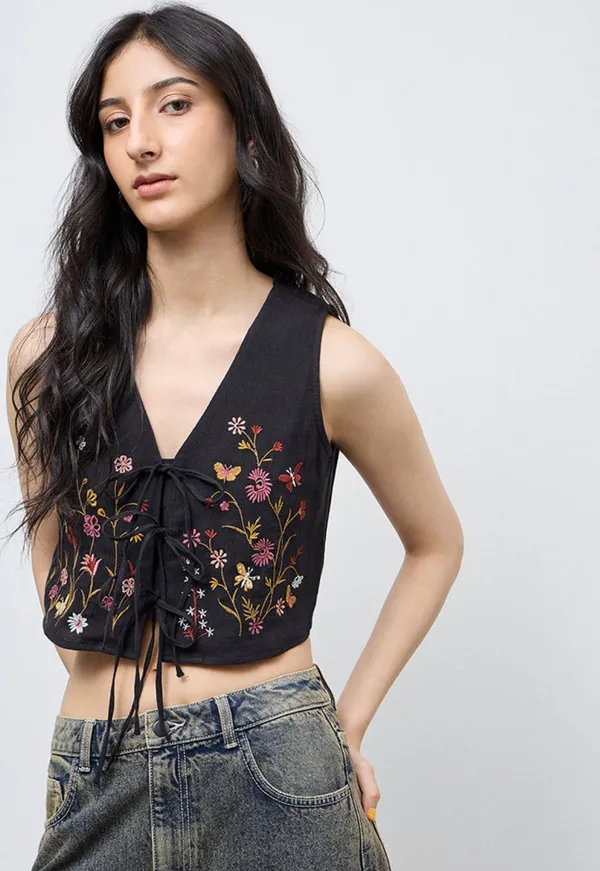 Black_women's_top