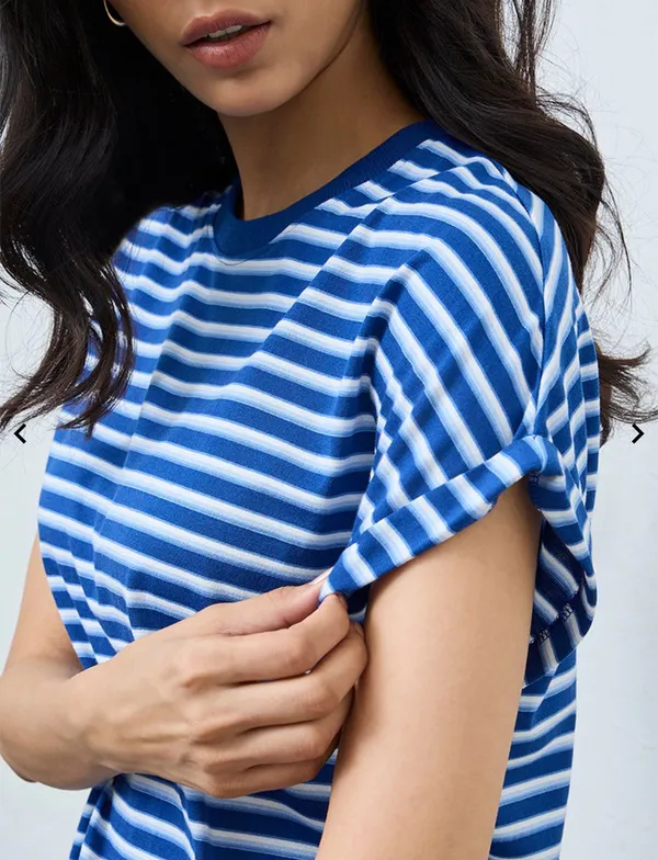 Blue_and_white_woman_T-shirt