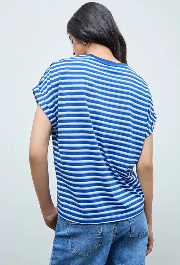 Blue_and_white_woman_T-shirt