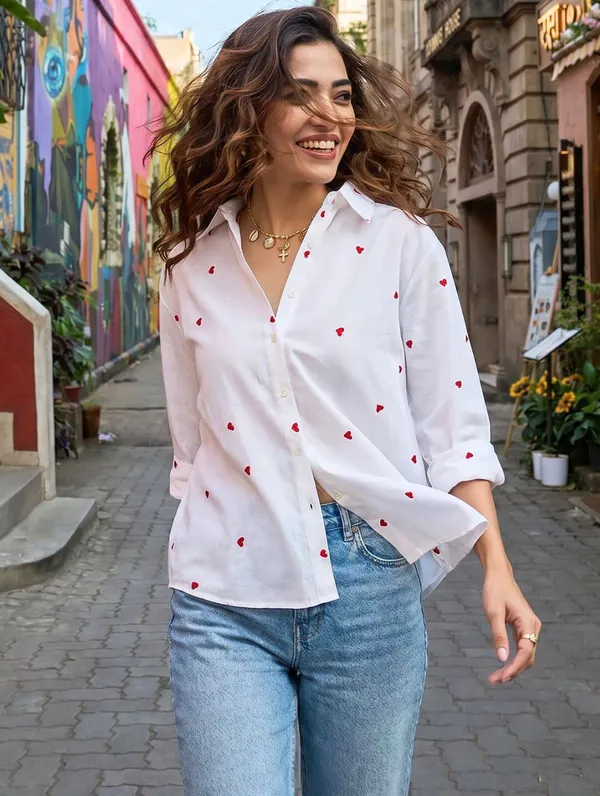 White_small_Red_Heart_Wome's_shirt