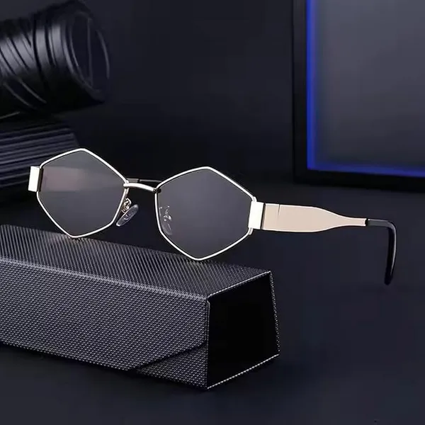 Fashionable_Retro_Hexagonal_Sunglasses_For_Women_And_Men_|_Trendy_Stylish_And_Classic_90S_Vintage_Style_|_UV400_Protection_And_Durable_Metal_Frame