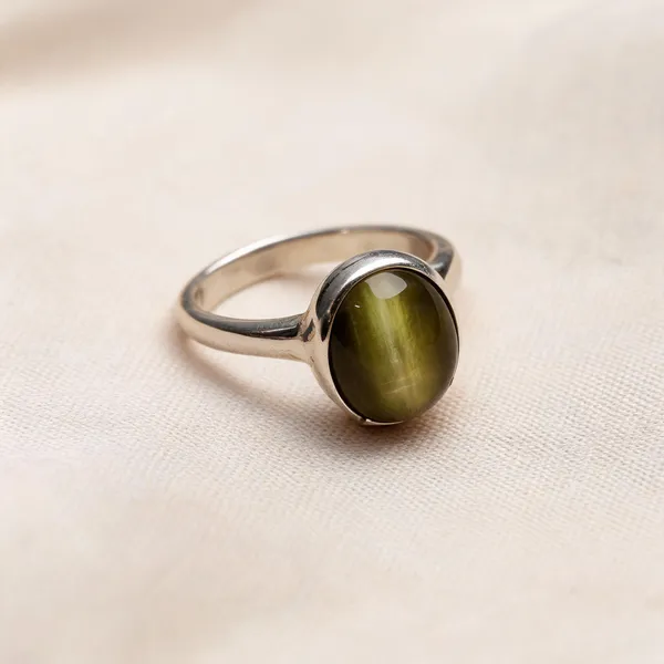 5.25_RATTI_NATURAL_CAT_EYE_STERLING_SILVER_RING