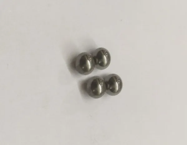 SET_OF_4_IRON_BALLS