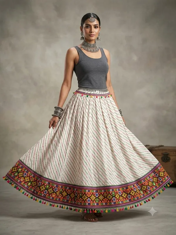 Leheriya_Skirt_With_Kacchi_Work_Border