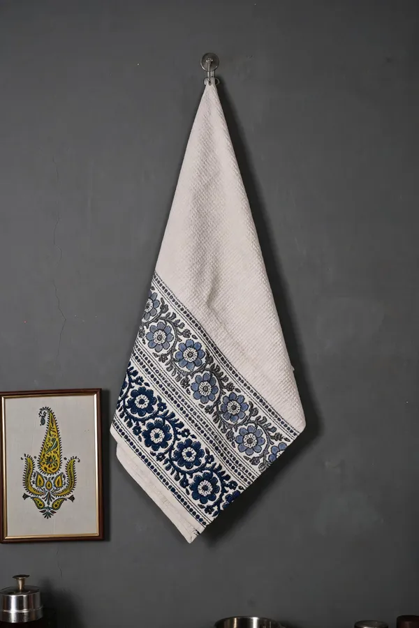 White_Premium_Cotton_Luxury_Waffle_Terry_Towel_For_Bathroom