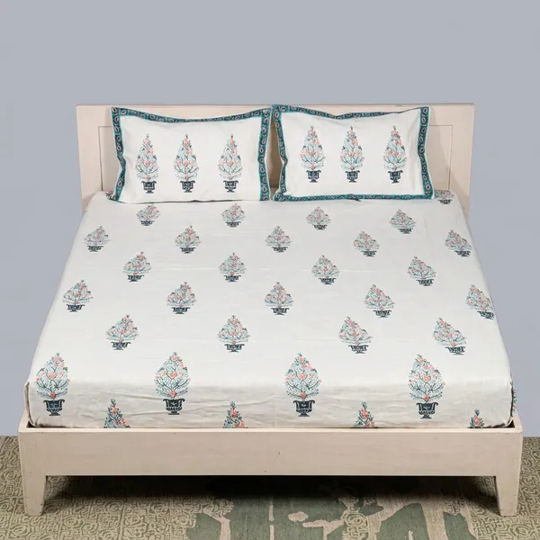 Multicolor_Handloom_Textured_Cotton_Double_Bedsheet_With_Pillow_Covers_For_Bedroom__TC_400