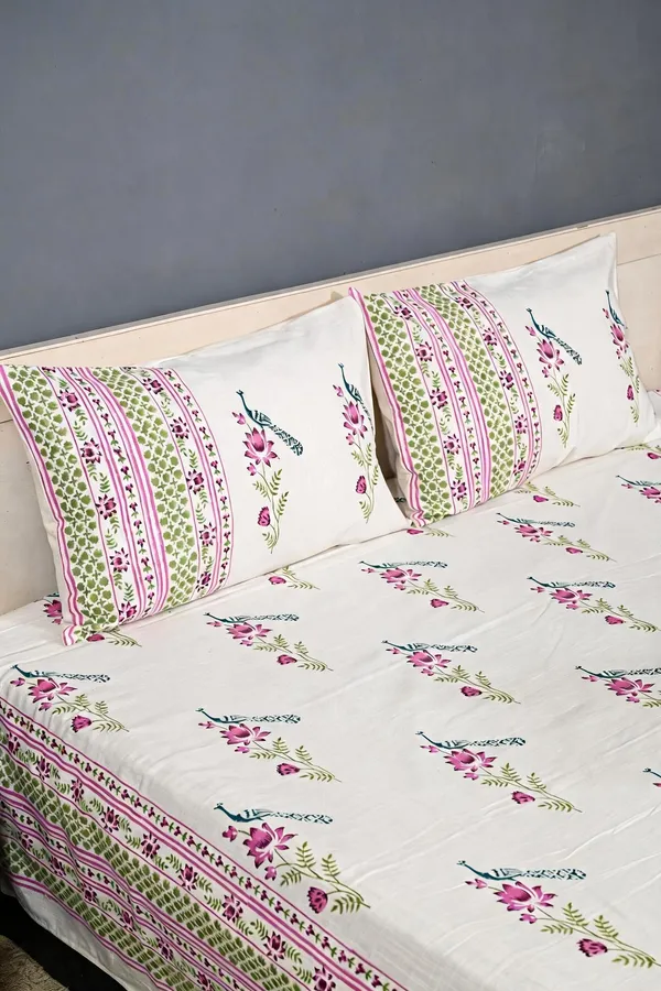 Multicolor_Handloom_Textured_Cotton_Double_Bedsheet_With_Pillow_Covers_For_Bedroom__TC_400