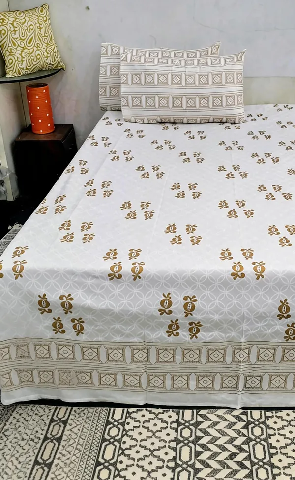 White_Handloom_Textured_Cotton_Double_Bedsheet_With_Pillow_Covers_For_Bedroom__TC_400