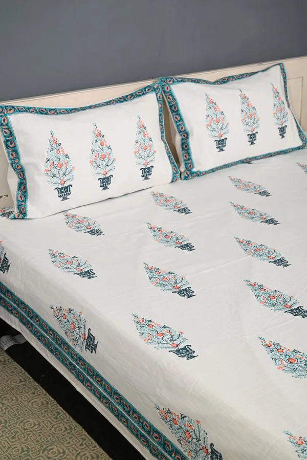 Multicolor_Handloom_Textured_Cotton_Double_Bedsheet_With_Pillow_Covers_For_Bedroom__TC_400