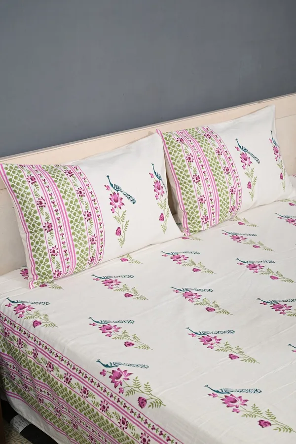 Multicolor_Handloom_Textured_Cotton_Double_Bedsheet_With_Pillow_Covers_For_Bedroom__TC_400