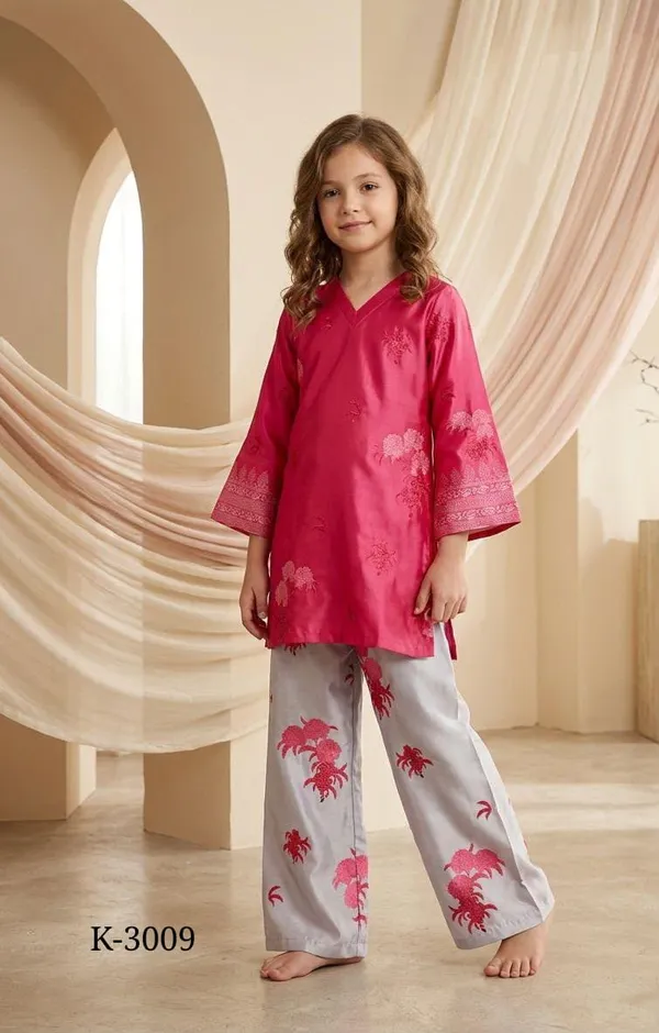 Pink_Embroidered_Ethnic_Kurta_Pajama_Set_for_Girls