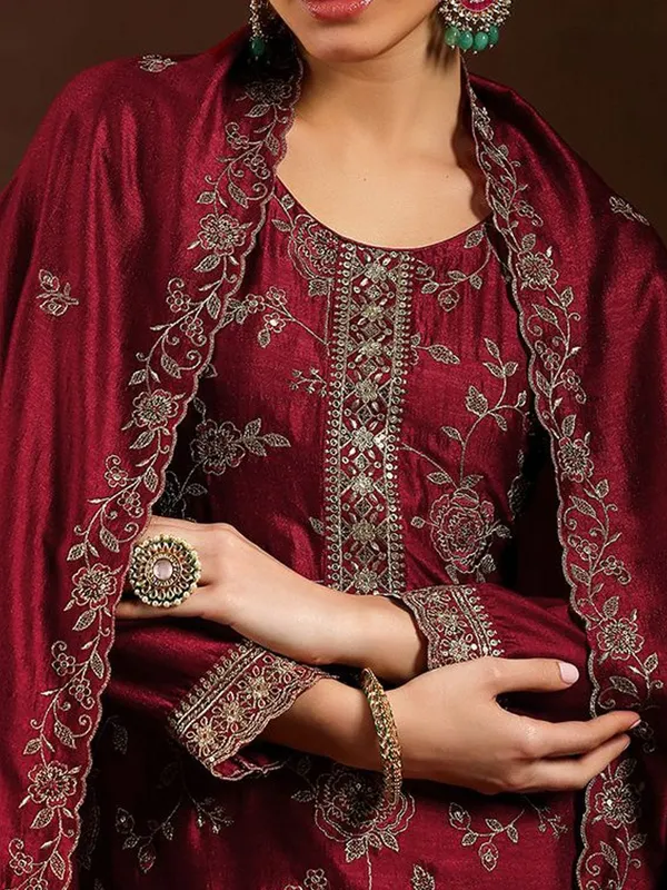 Maroon_Cotton_Embroidered_Kurta_Set_For_Women