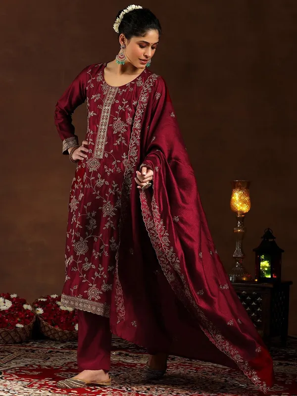Maroon_Cotton_Embroidered_Kurta_Set_For_Women