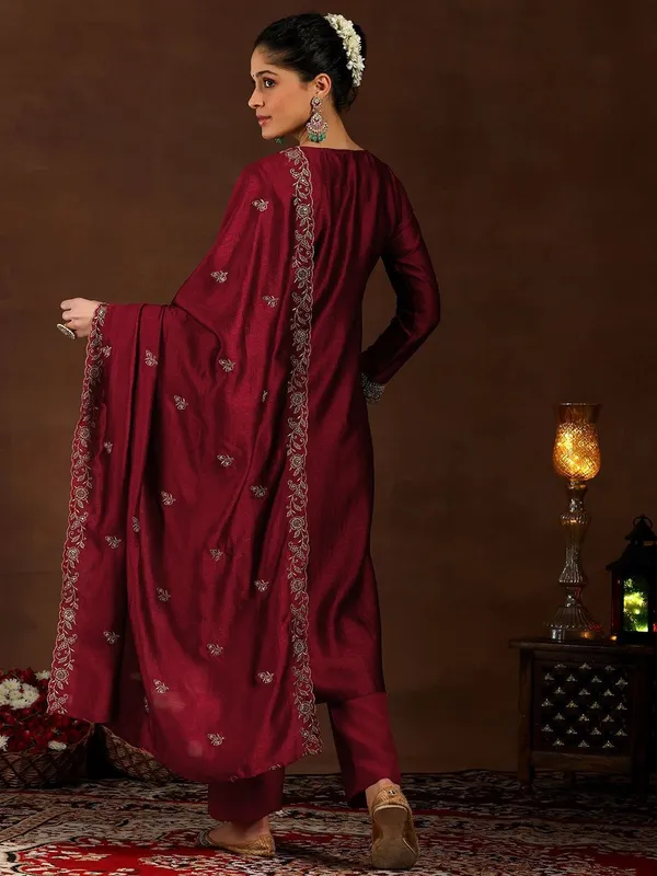 Maroon_Cotton_Embroidered_Kurta_Set_For_Women