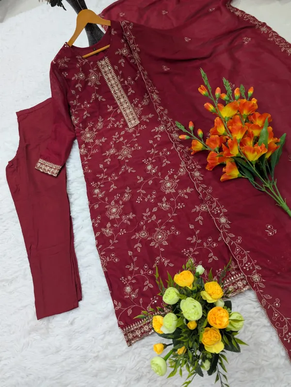 Maroon_Cotton_Embroidered_Kurta_Set_For_Women