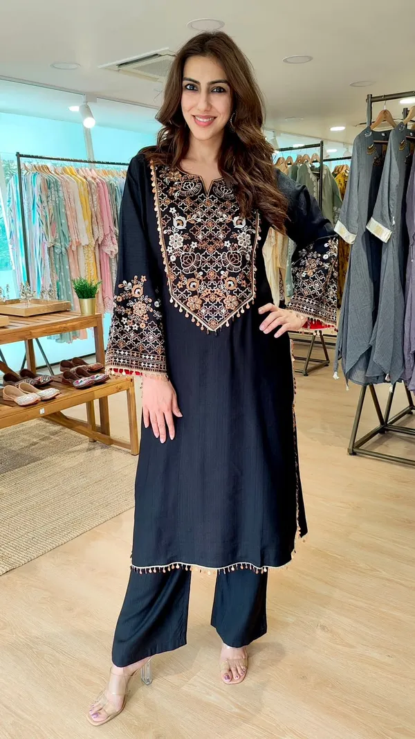 Black_Embroidered_Kurta_Palazzo_Set_for_Women