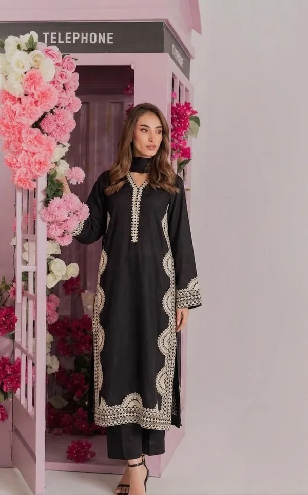 EXQUISITE_BLACK_PREMIUM_PAKISTANI_PURE_COTTON_EMBROIDERED_3_PC_WEAR_