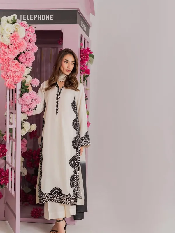 EXQUISITE_WHITE_PREMIUM_PAKISTANI_PURE_COTTON_EMBROIDERED_3_PC_WEAR_