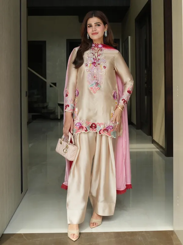 Elegant_Beige_Embroidered_Kurta_Set_for_Women