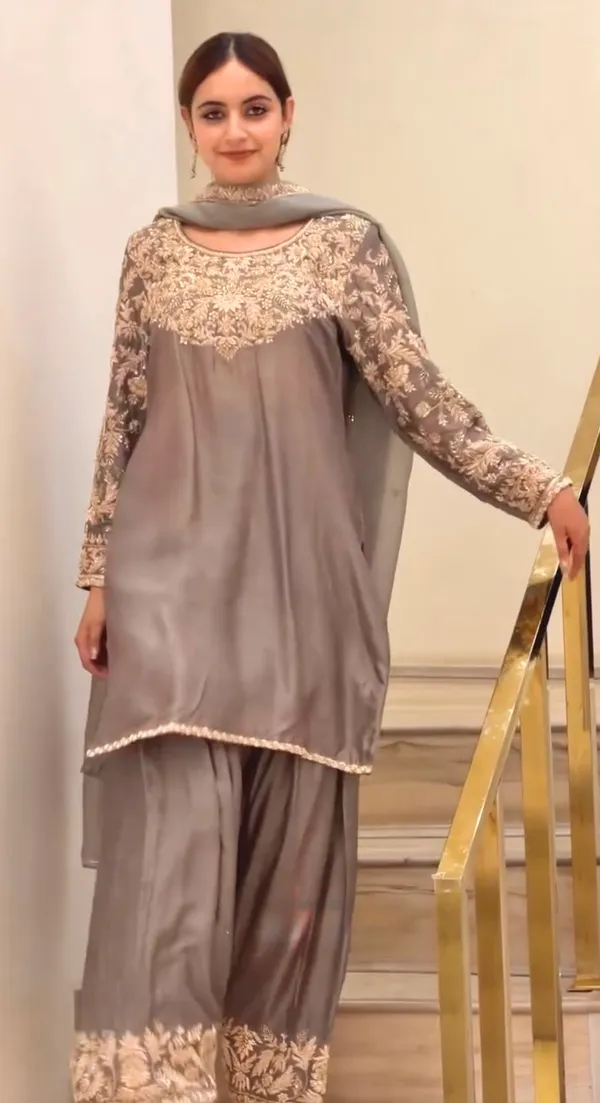 Elegant_Grey_Embroidered_Salwar_Suit_Set_with_Dupatta