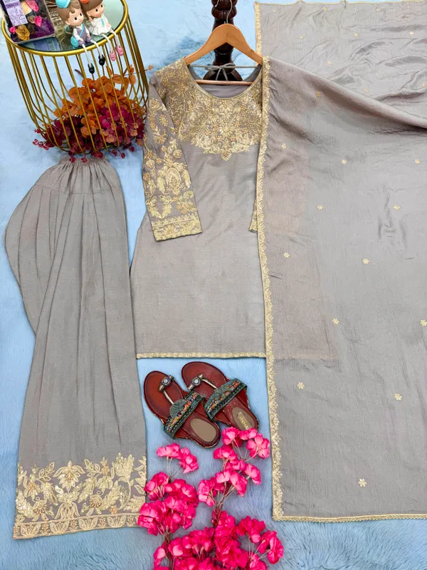 Elegant_Grey_Embroidered_Salwar_Suit_Set_with_Dupatta