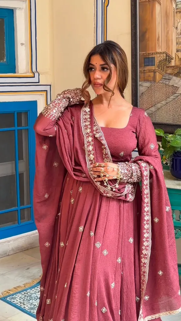 Elegant_Pink_Embroidered_Anarkali_Kurta_Set